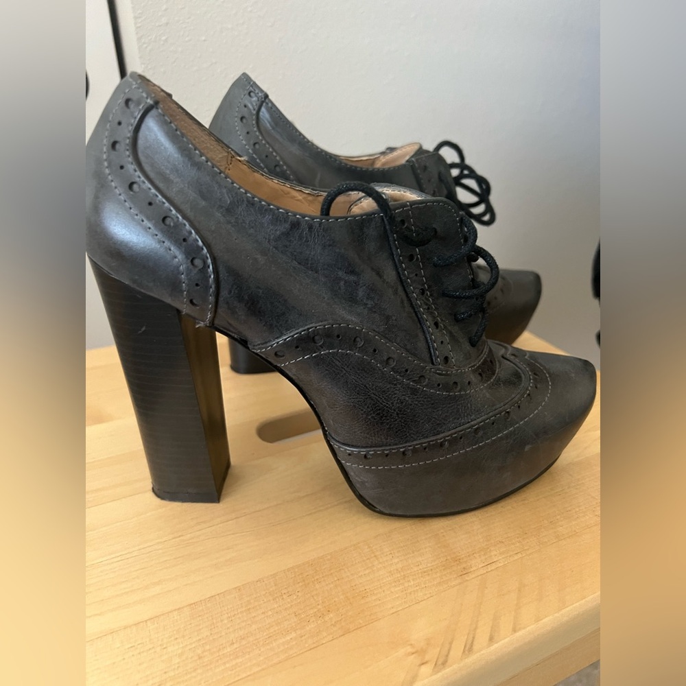 NWOT Report Women's Black Lace Up Boots - Picture 3 of 9